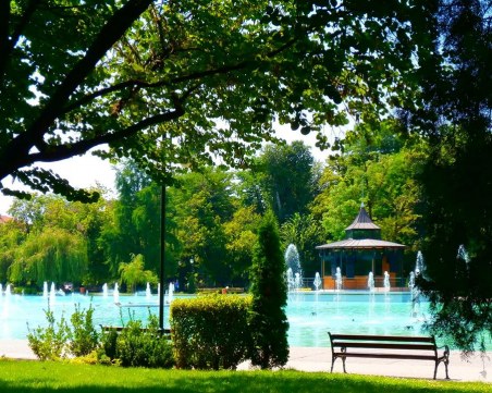 Истинско лято днес! Живакът в Пловдив скача над 30 градуса