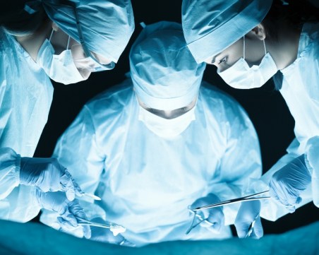 Пробив в медицината: Първо успешно присаждане на пенис и скротум