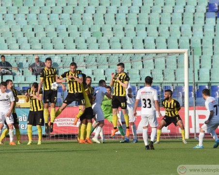 Славия поведе на Ботев с гол от дузпа, отмениха чисто попадение на 