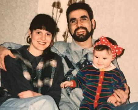 Усмивки от старите ленти: Цветан Цветанов преди две десетилетия СНИМКИ