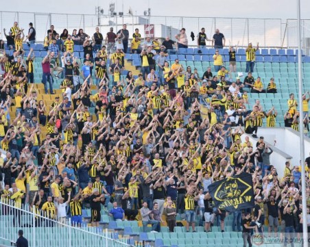 Ботев поиска преиграване на мача със Славия, пита БФС за Ставров и Венци