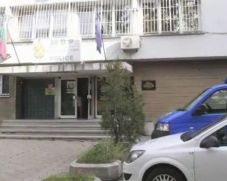 Висш служител на затвора в Пазарджик заплашва полицаи заради сина си