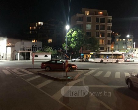 Пловдивчанин се изцепи на пътя, 40 минути не идва полиция ВИДЕО
