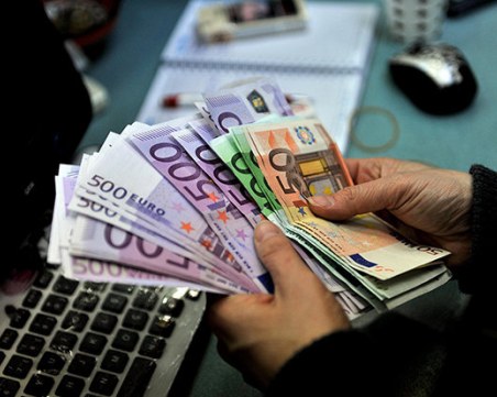 Стартова заплата от 3000 евро месечно - къде в Европа?