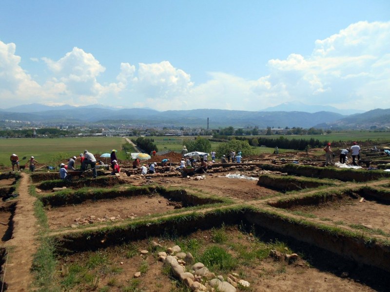 Археолози откриха древен град по трасе на магистрала “Струма“ СНИМКИ