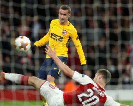 Атлетико Мадрид излъга Арсенал с 10 души