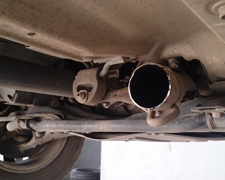 Автоджамбази изтръгват катализатори на коли в Асеновград