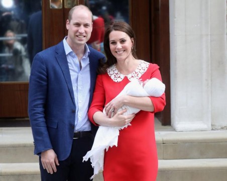 Луис Артър Чарлз е името на третото дете на Уилям и Кейт