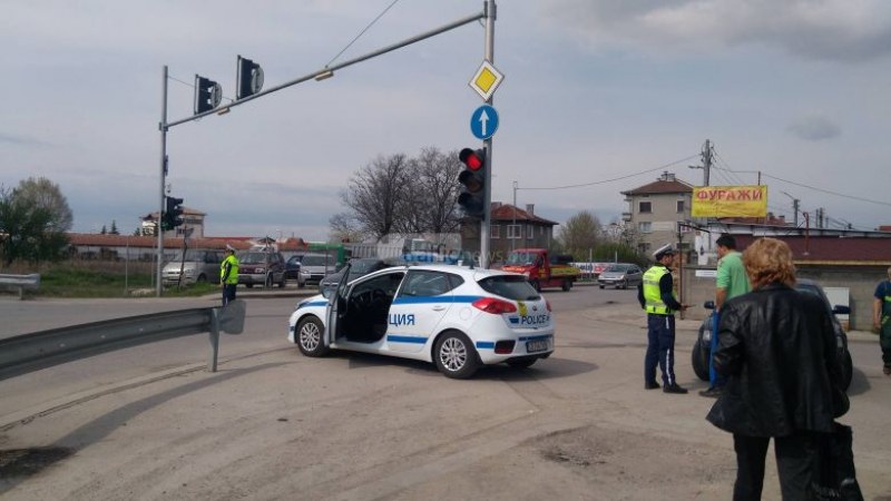 Тежка катастрофа затвори път край Пловдив, изпращат полицаи към мястото