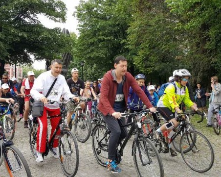 Кметове и спортни легенди поведоха велошествието СНИМКИ