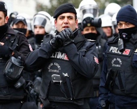 Масови арести в Турция, над 100 души са арестувани