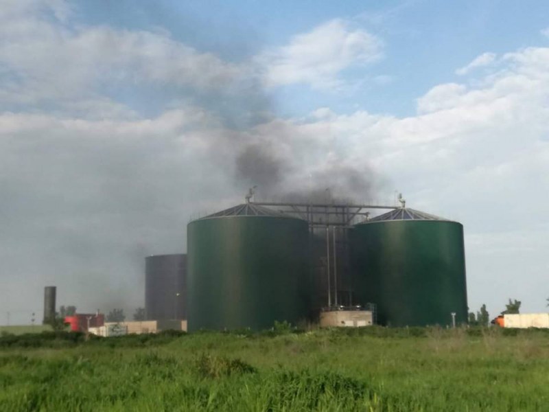 Жителите на Труд се изплашиха от черен дим от електроцентралата  СНИМКИ