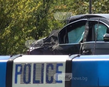 Колата, която се вряза в камион на път в Пловдивско, не спряла на знак стоп ВИДЕО