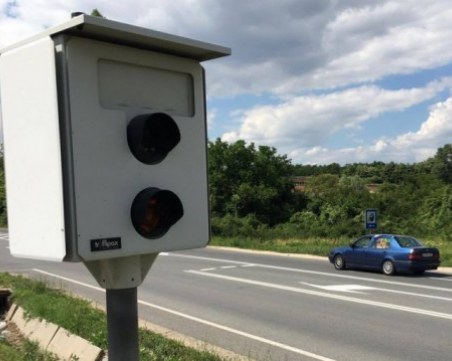 Безумие: Глобиха патка за... превишена скорост СНИМКА