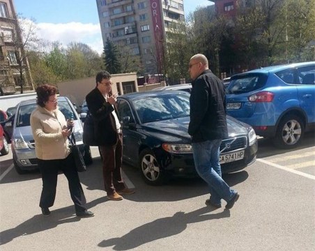 Кметът, обвинен за сутеньорство, остава в ареста! Хората в Тъжа: Добро момче е, тича много ВИДЕО