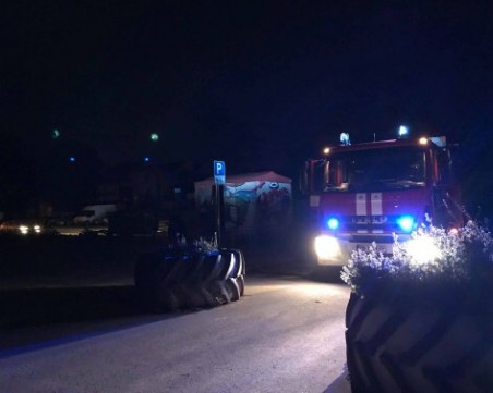 Пожар в Кючук Париж, гори трафопост СНИМКИ