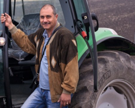 Собственикът на обора в Калояново се явил днес в митницата, полицията го отвела с белезници