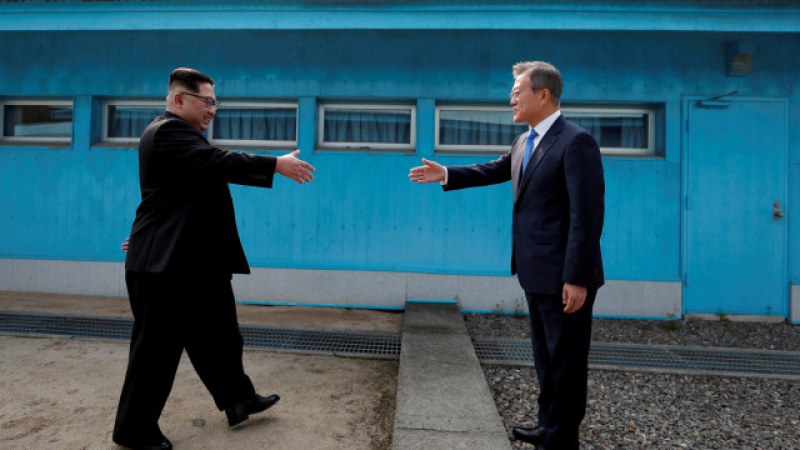 Все по-топли отношения: Отпада часовата разлика между двете Кореи