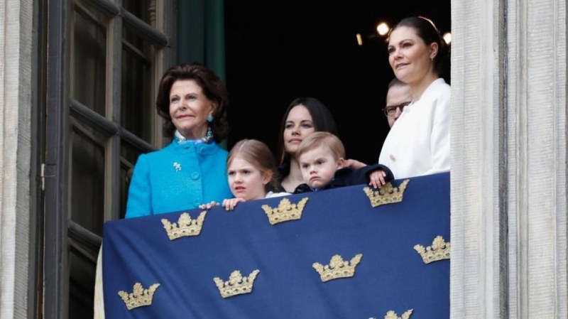 2-годишният шведски принц принц разсмя света с киселата си физиономия