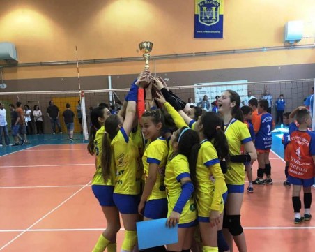 Малките маричанки спечелиха турнир за момчета