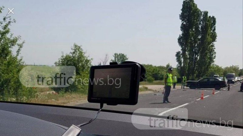 Тежка катастрофа преди Поповица! Пътят към Пловдив е блокиран ОБНОВЕНА СНИМКИ
