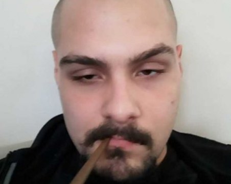 22-годишен е мъжът, стрелял по автомат за велосипеди в Бургас ВИДЕО