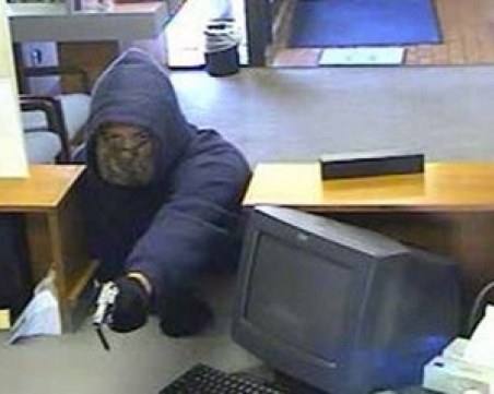 Маскиран нахлу в заложна къща в Пазарджик, задигна злато за хиляди левове