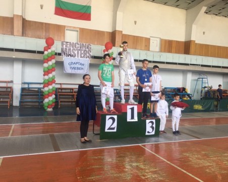 Младите фехтовачи на Тракия с поредни призови класирания СНИМКИ