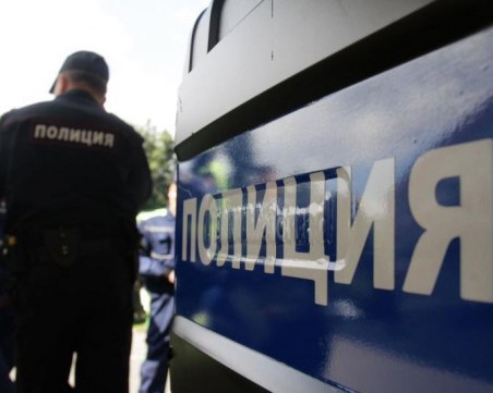 Пореден абсурд: Охранител с джип раздаде шамари на мъж, празнувал със семейството си