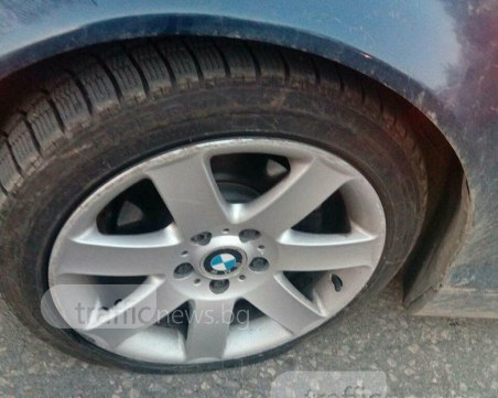 Вандалщина! Четирима тийнейджъри потрошиха осем коли в центъра на Пловдив