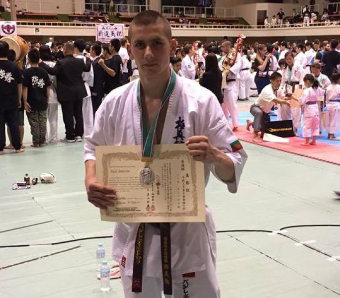 Наш каратист със сребро от силен турнир в Токио