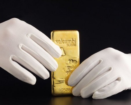 7 златни кюлчета намери чистач в кошче за боклук