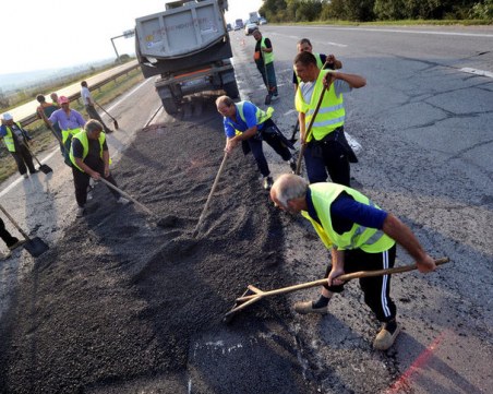 Затвориха участък от бързата лента на АМ “Тракия“от Пловдив за София