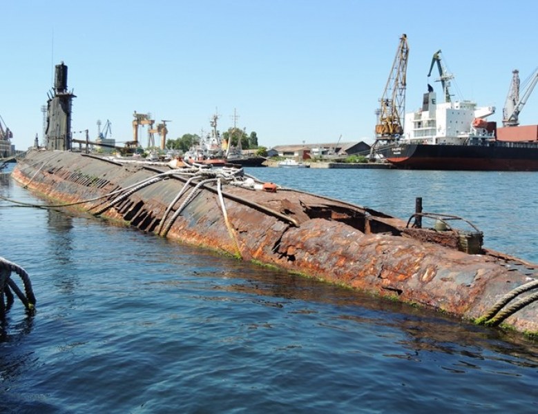 “Слава“ или “Надежда“ отива за скрап: Последната българска подводница се разпада СНИМКИ