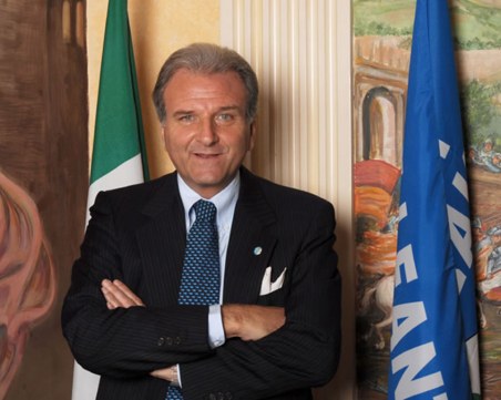 Адвокатът на Сергей Антонов представя книга в Пловдив