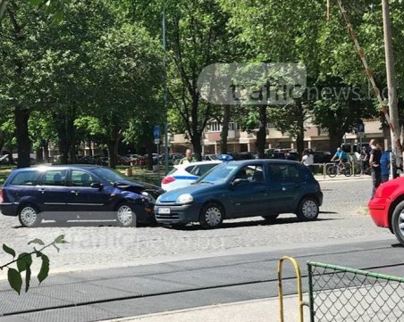 Какво се случва, aко катастрофирате с 50 км/ч и сте без колан?