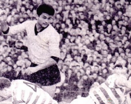 Легенди на Ботев поканени на мача с Левски в памет на великия Гунди