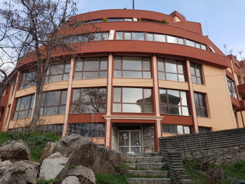 Хотел в центъра на Пловдив със сцена за Лили Иванова - строи се вече 15 години