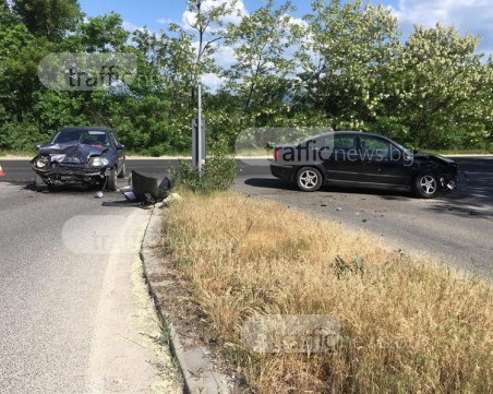Тежка катастрофа край Пловдив! Жена и дете са в болница СНИМКИ