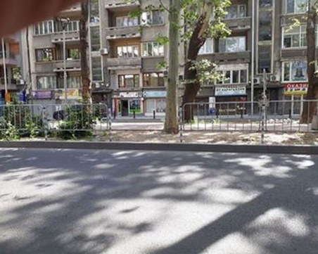 Разбиха новите ограждения по “Руски“ СНИМКА