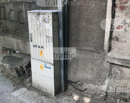 Опасни кабели в Кючука застрашават живота на деца от пловдивско училище СНИМКИ