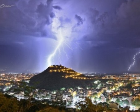 След краткото затишие, утре отново ни очакват гръмотевични бури и градушки