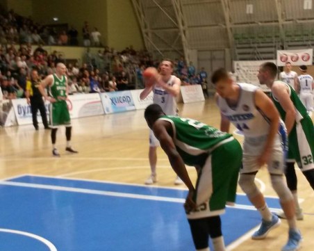 Страхотен Академик Бултекс 99 сломи Балкан и изравни серията