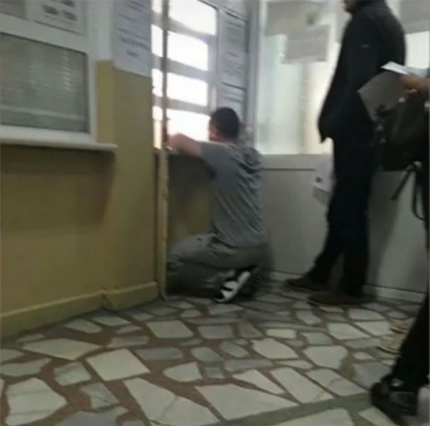 На колене пред КАТ! Така стотици шофьори си плащат глобите ВИДЕО