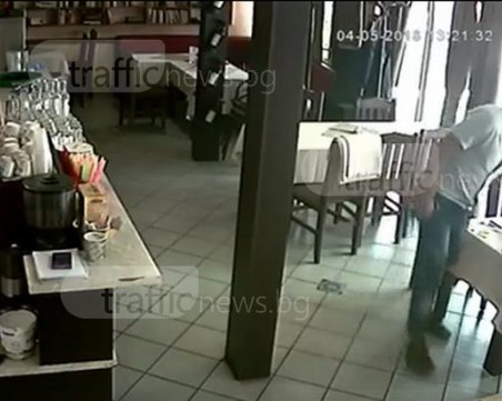 Мъж задигна телефон в пловдивско заведение, камера улови лицето му ВИДЕО