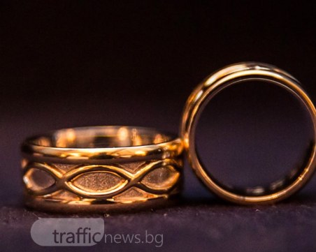 Пловдивчанка си изгуби сватбената халка! Видя ли я някой? СНИМКА