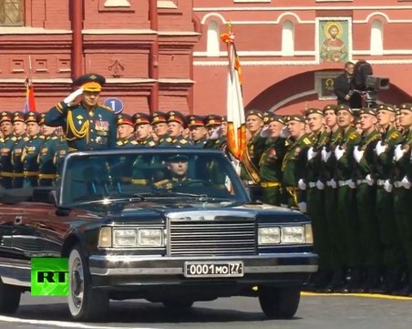 Започна парадът в Москва по случай Деня на победата НА ЖИВО