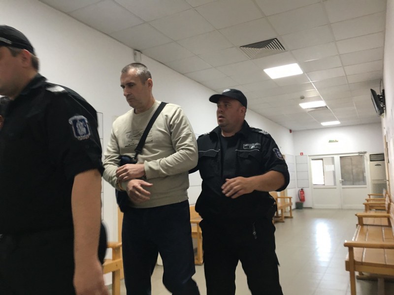 Полицаят Караджов разбрал, че родителите му са убити от ТВ репортаж, докато бил в полицията