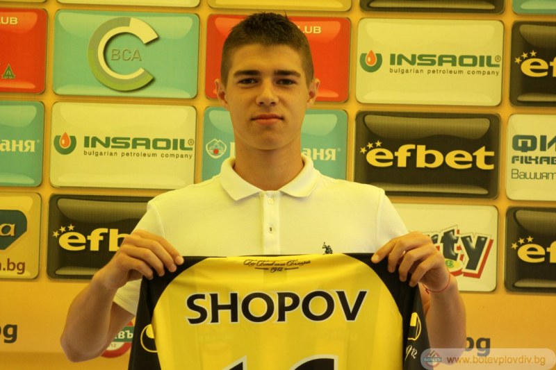 16-годишен талант подписа първи договор с Ботев