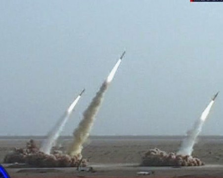 Изостряне на напрежението! Израел и Иран си размениха ракетни удари